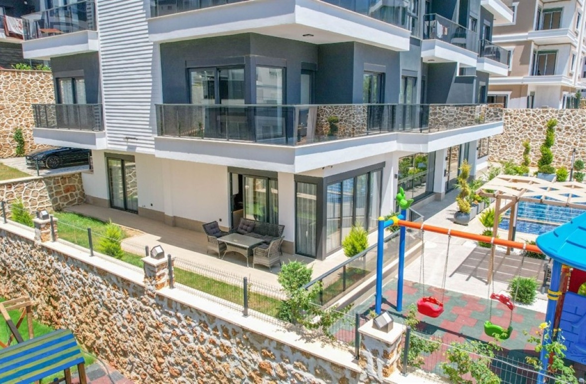 Modern exterior design of United Suites residential project in Oba, Alanya.