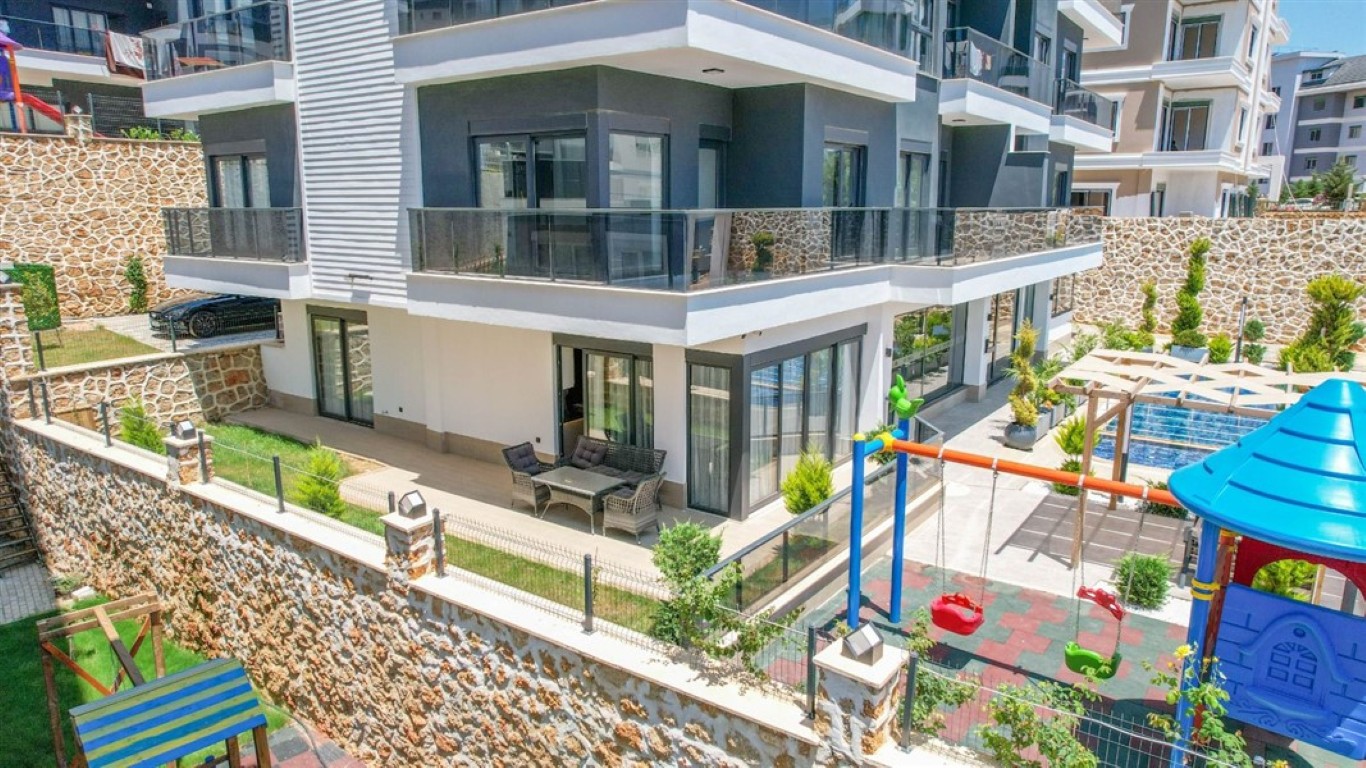 Modern exterior design of United Suites residential project in Oba, Alanya.