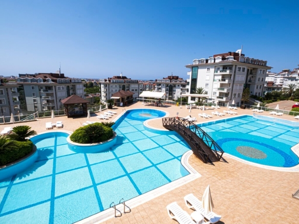 Lyxigt bostadsområde med stor pool i Alanya