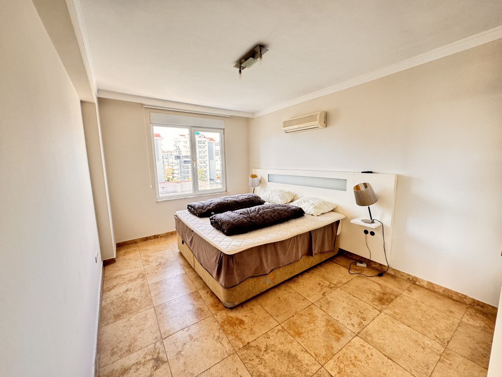 Double bedroom with air conditioning in Hellios Residence, Cikcilli, Alanya