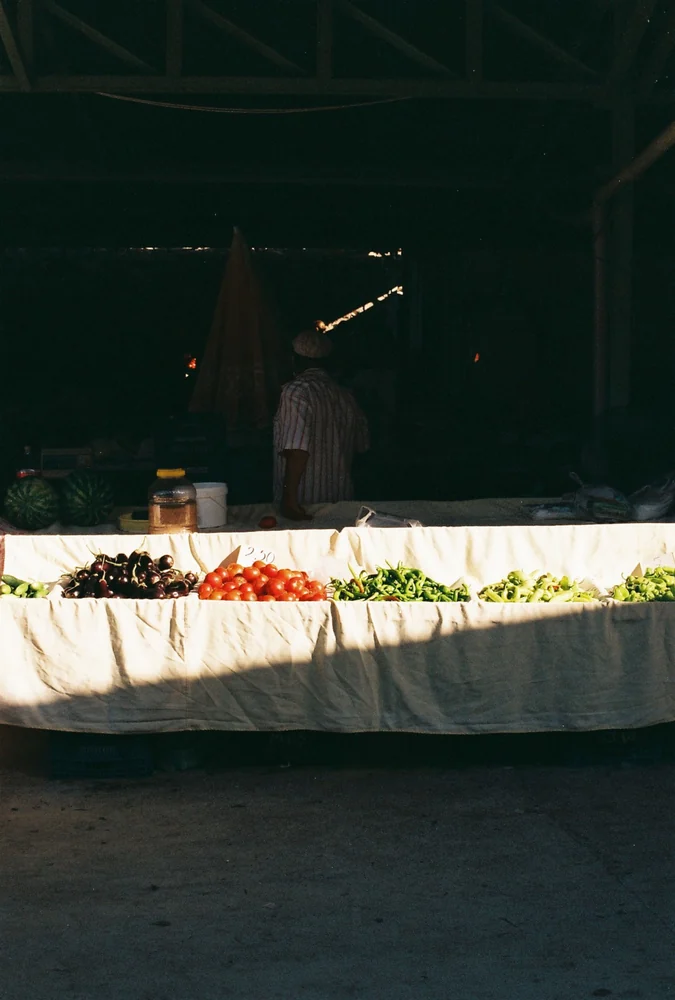Produce stall in Türkiye · illustrative market photograph