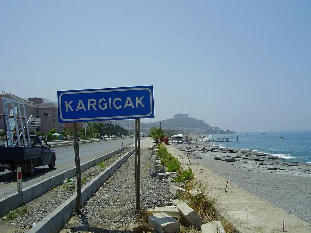 The coast at neighbouring Kargıcak · an optional outing east of Mahmutlar