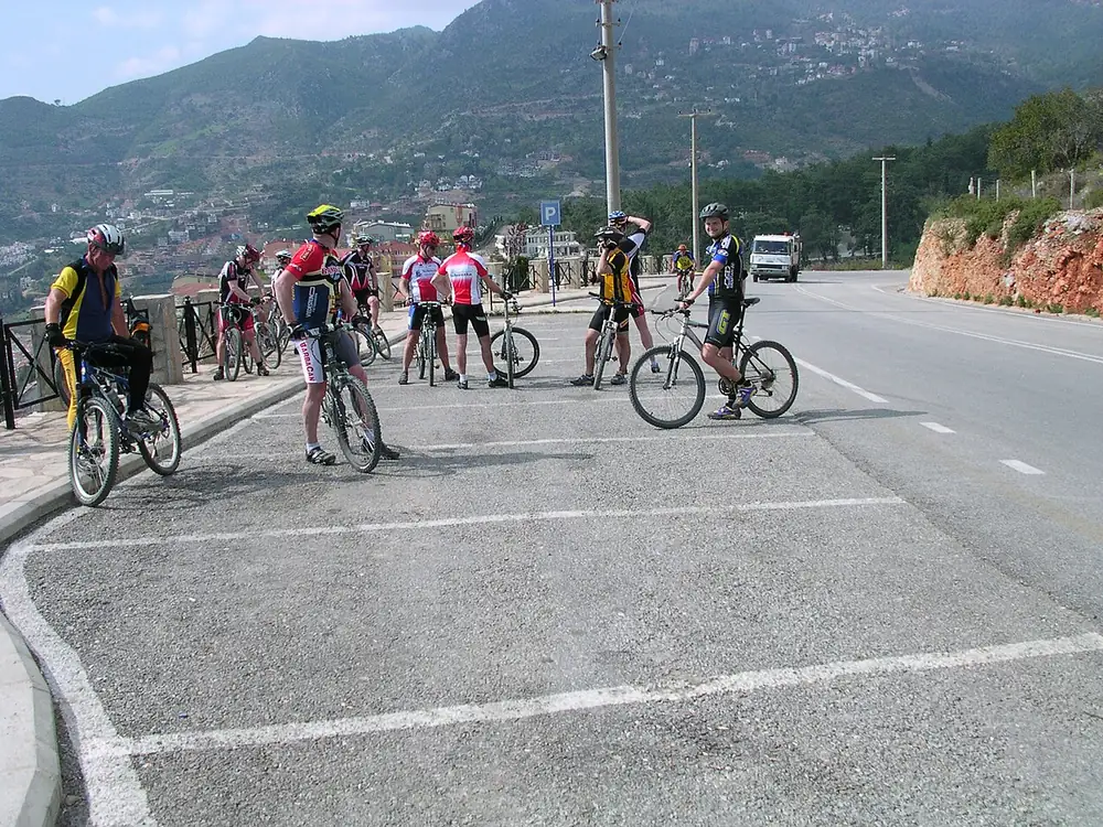 Cyclists at Alanya’s northern city viewing terraces, near the Bektaş hills · archive photograph, uploaded 2008
