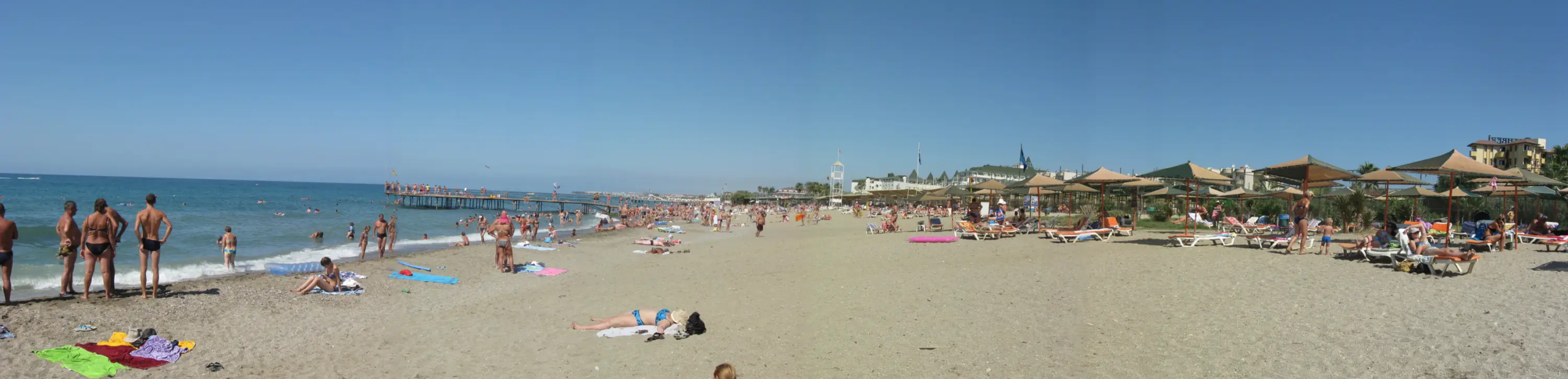 Beach on the Payallar–Konaklı stretch of the western Alanya coast · archive photograph